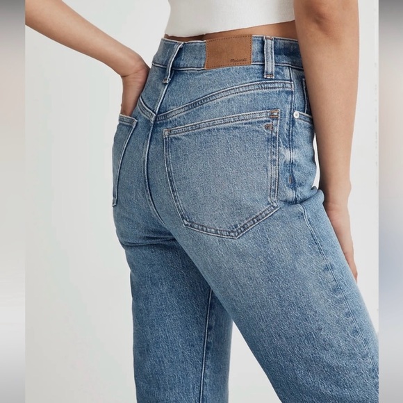 Madewell 90s Straight Jeans - Picture 4 of 9